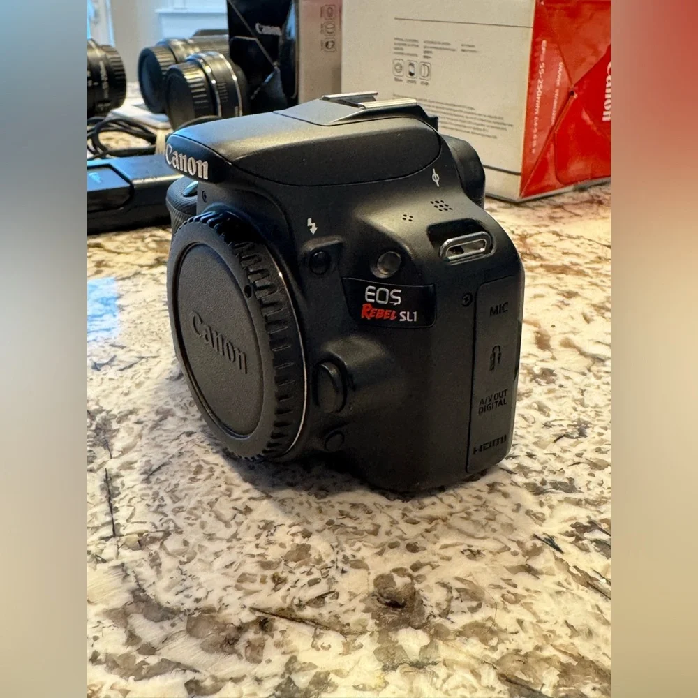 Canon EOS Rebel SL1 Camera CEF S 18-55.IS STM Kit with lenses
